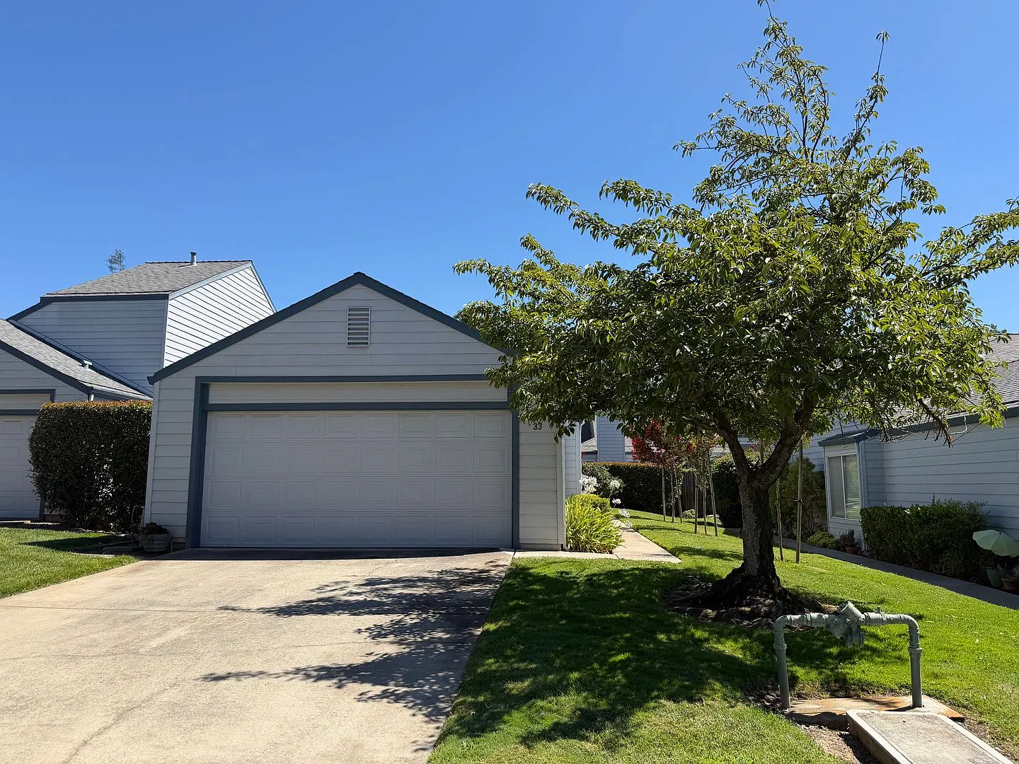 Beautiful 3 Bedroom Home in Gated Brentwood Place Community — Photo 2