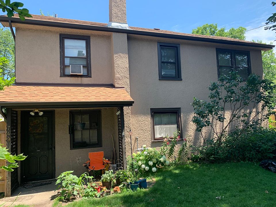 entire coach house for rent
