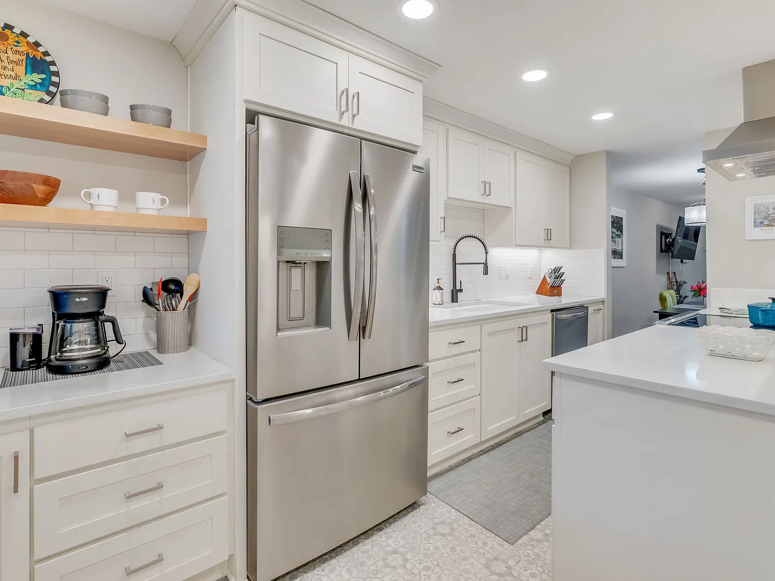 5624 SW Riverside Ln — Photo 4