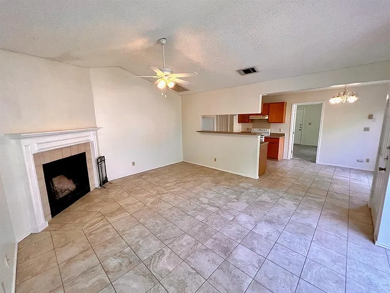 367 Fantail Loop #B — Photo 3