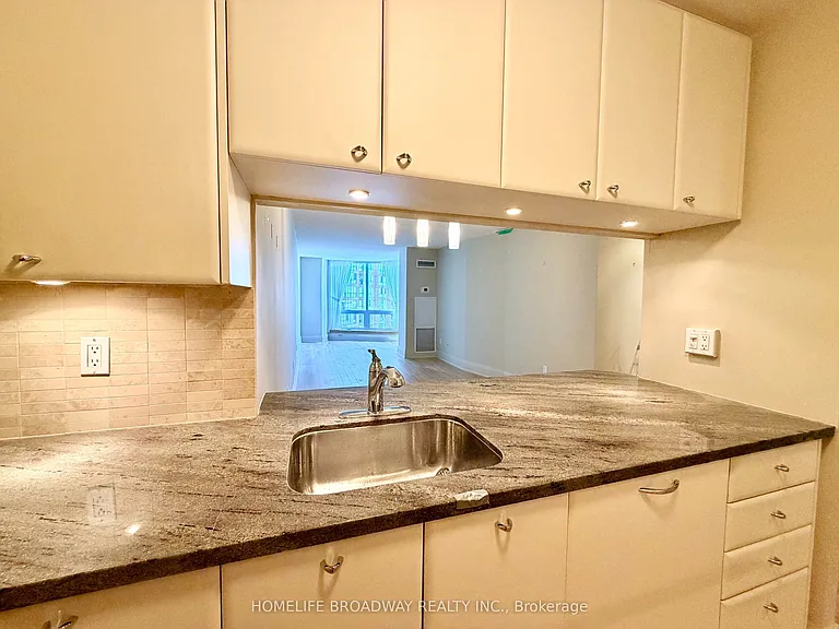 1055 Bay St #1908 — Photo 9