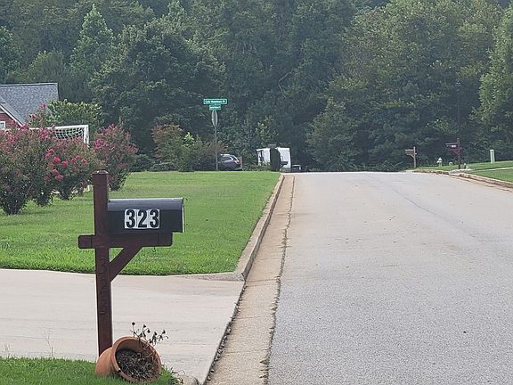 5th image of 323 Bramlett Meadows Dr