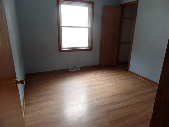 5th image of 221 48th Ave