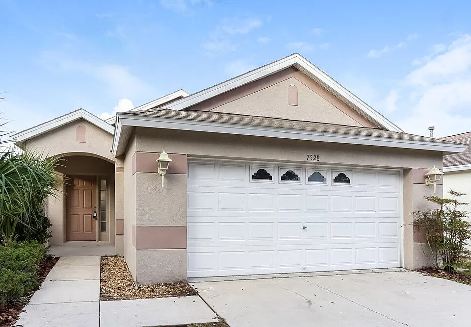 7528 Oxford Garden Cir