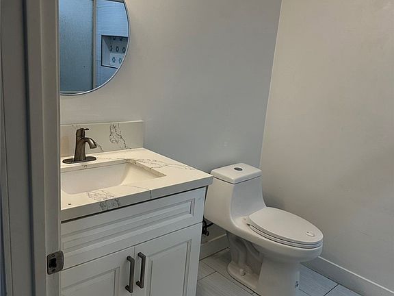 2nd image of 8552 Flower St