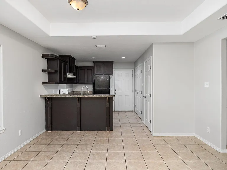 1224 W Harrison Ave #7 — Photo 3