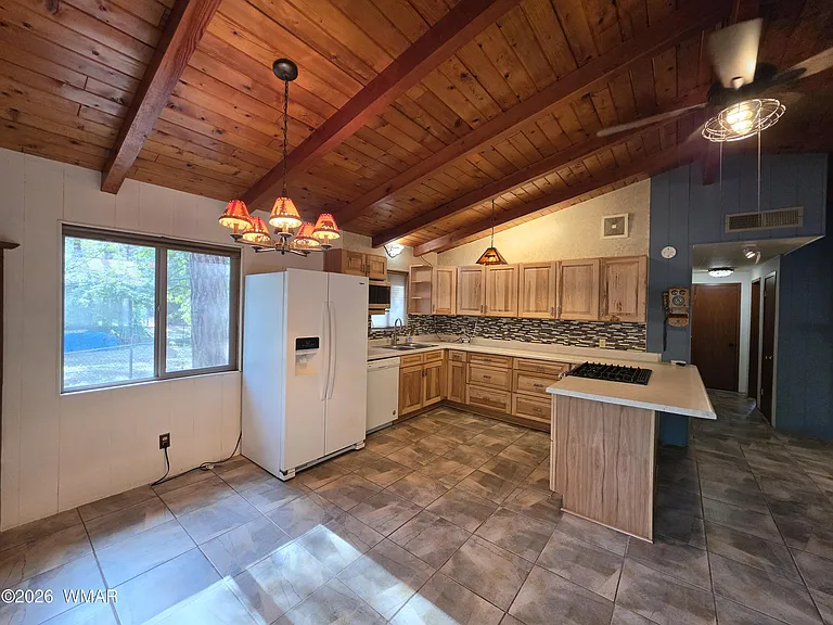 2361 W Stratton — Photo 9