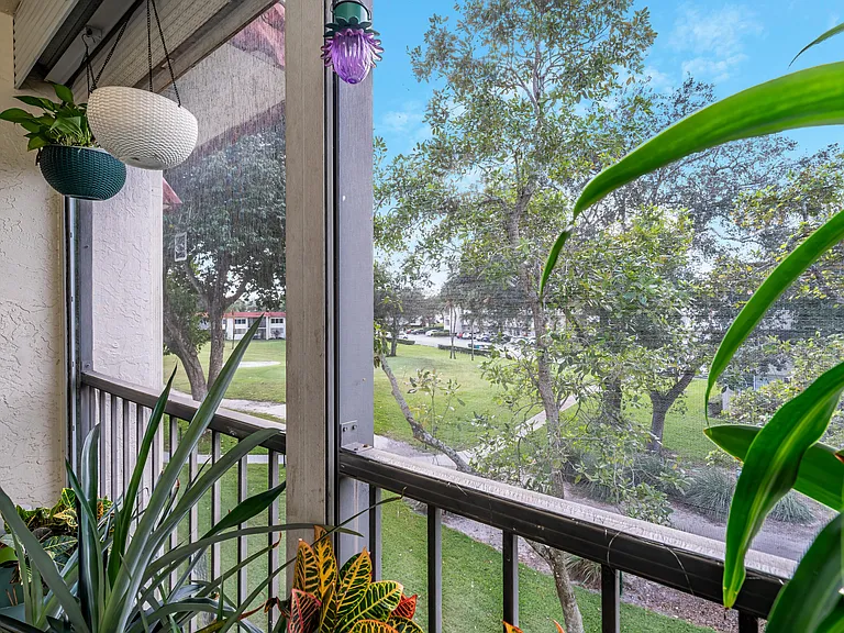 8911 S Hollybrook Blvd #306 — Photo 16