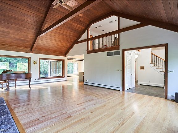 5th image of 10331 Butternut Rd
