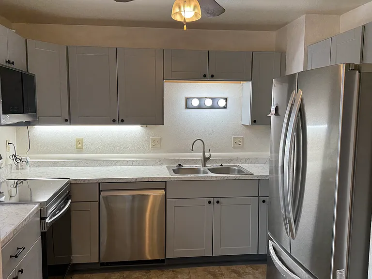 10850 Albion Dr — Photo 2
