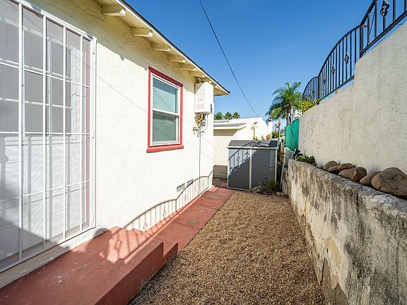 5th image of 3484 Gregory St