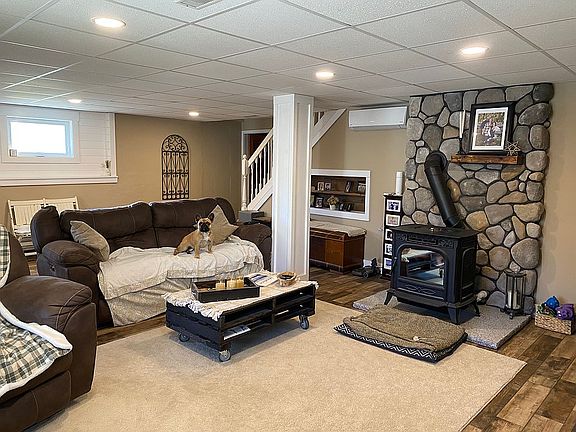 3rd image of 156 Clarks Woods Rd