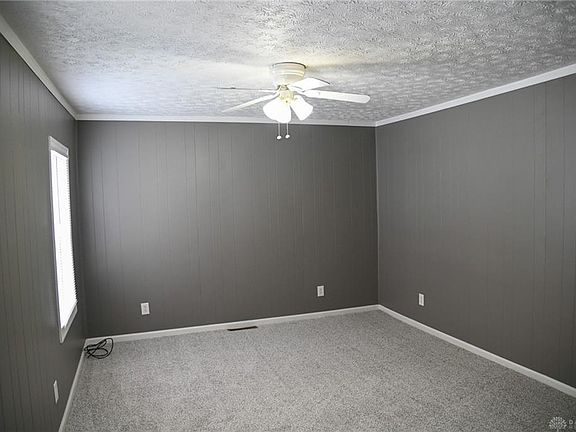 5th image of 254 S Oak St