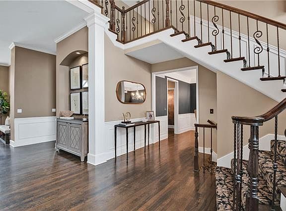 4th image of 5824 Edgewater Dr