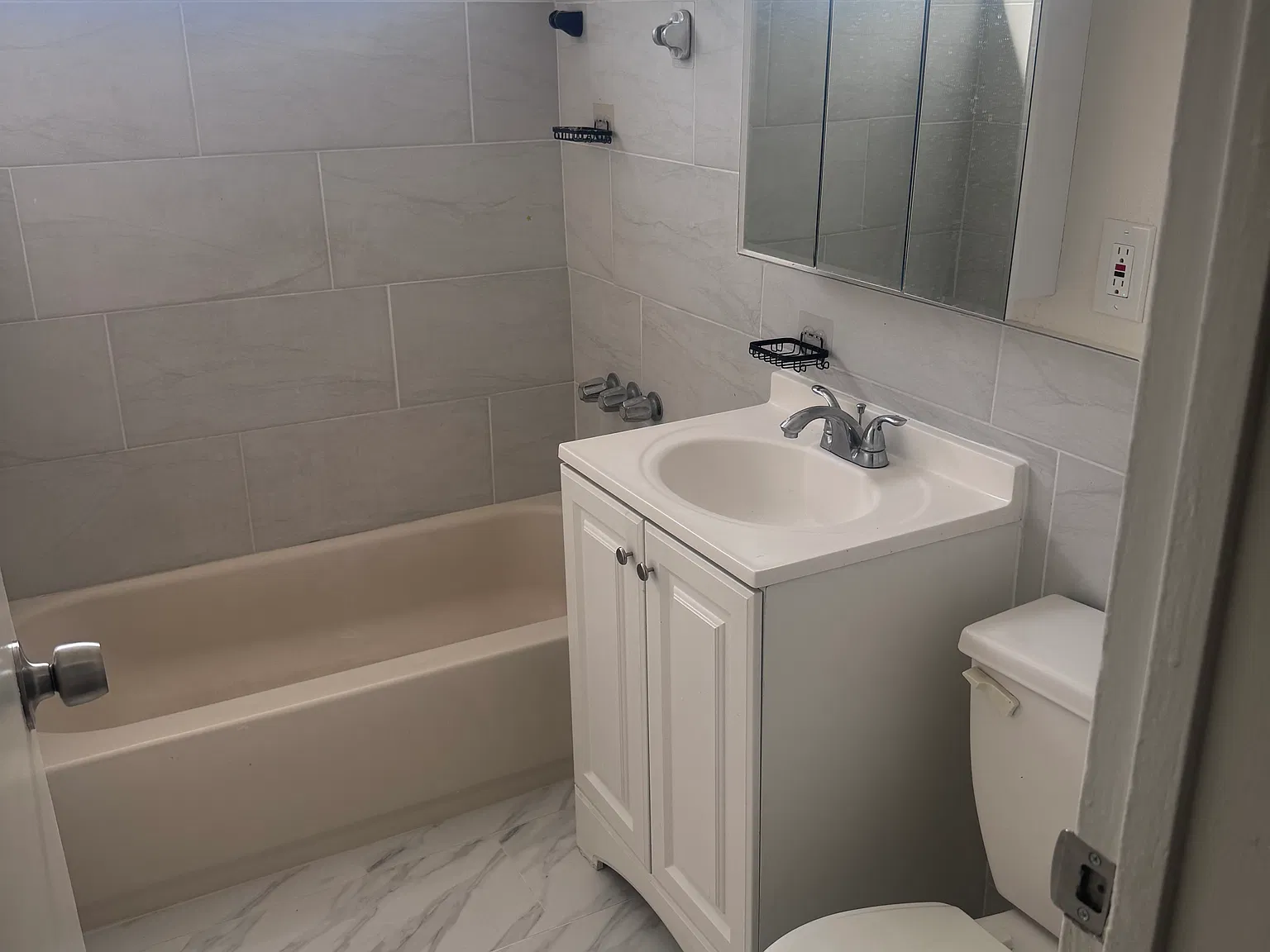 2 bed, 850 sqft, $2,395 — Photo 4