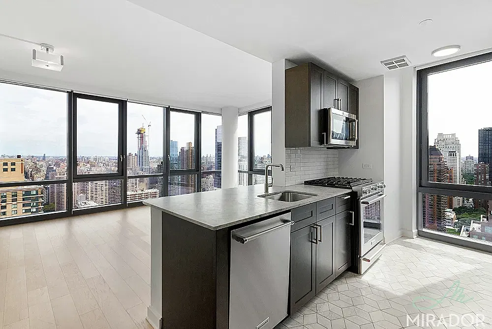 21 West End Avenue — Photo 4