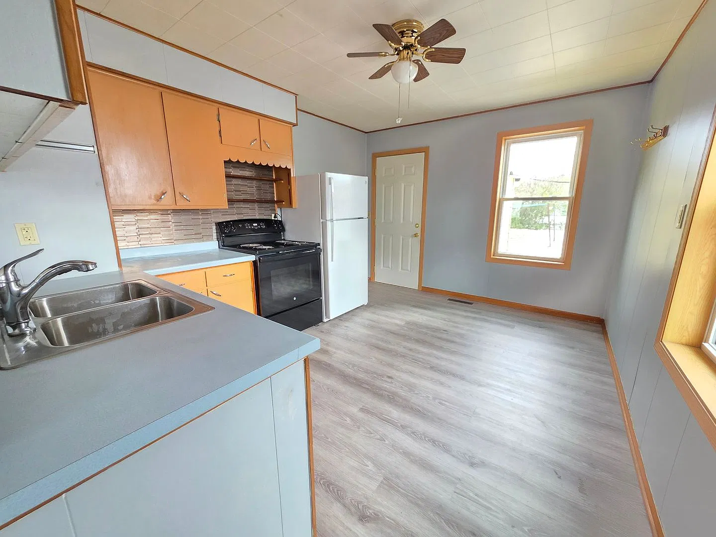 2 Bed 1 Bath Single Family Home in Wisconsin Rapids — Photo 2