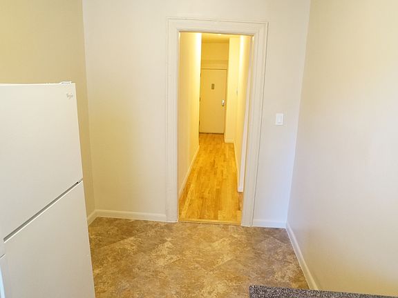 2nd image of 1288 Washington Ave APT 27