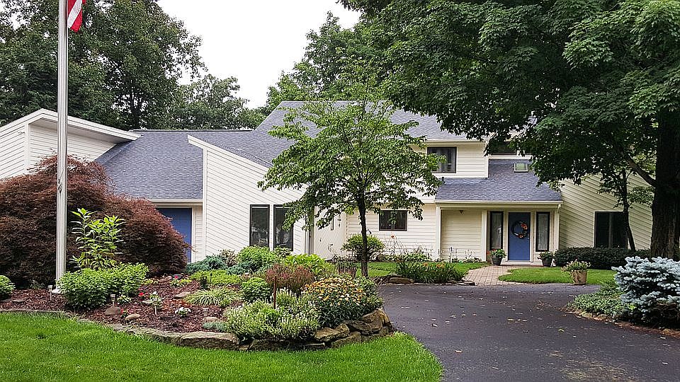 369 Lakeview Dr, WV 26508 Zillow