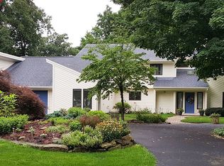369 Lakeview Dr, Morgantown, WV 26508