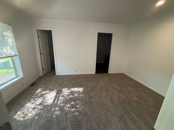 5th image of 488 Briarwood Dr #111