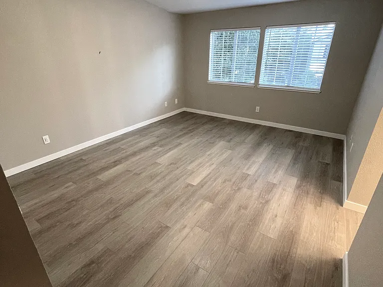 814 Applegate Ct — Photo 14