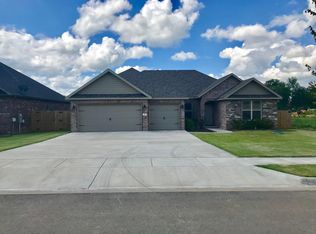 306 Deere Run Dr, Cave Springs, AR 72718