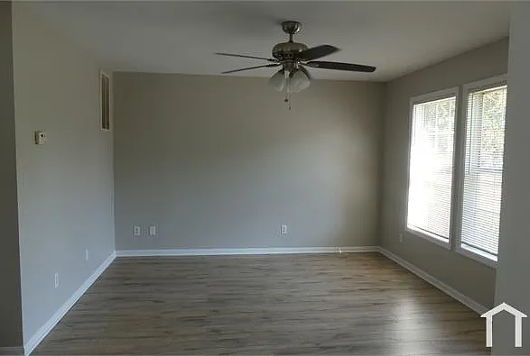 3229 Greenwood Ave — Photo 6