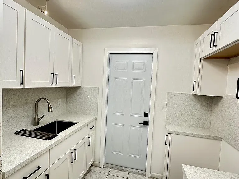 348 S Federal Hwy #10 — Photo 7