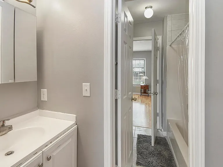 700 N Adelaide St #93 — Photo 5