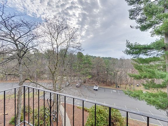2nd image of 205 Great Rd APT C6