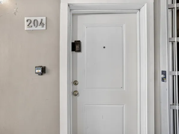 8120 N Interstate Ave Unit 204, Portland, OR 97217