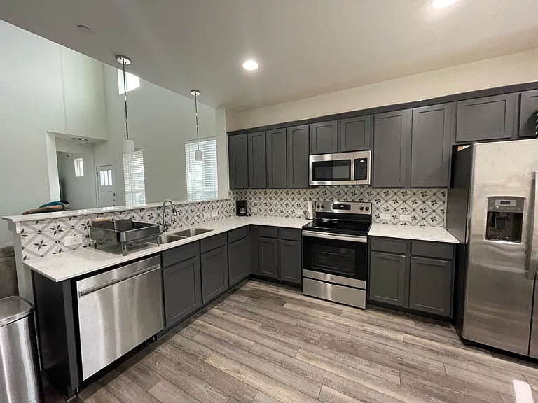 11308 Gadsen Ln — Photo 8