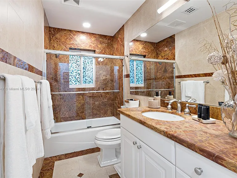 290 Tropic Dr — Photo 20
