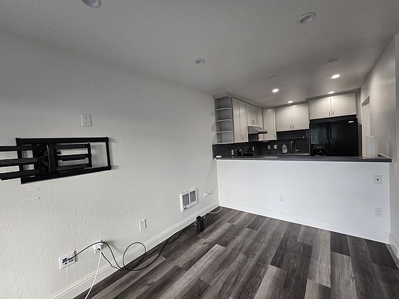 4th image of 82 Los Olivos Ave #82
