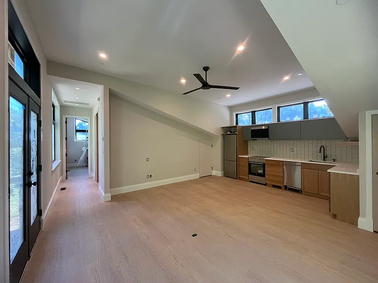 2122 Willie Dr #B — Photo 3