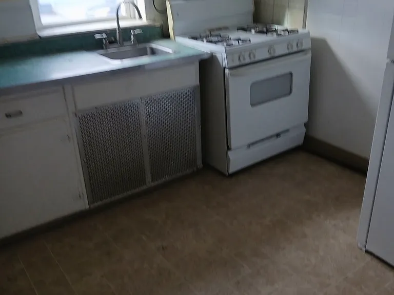 37 Middle St #3 — Photo 1
