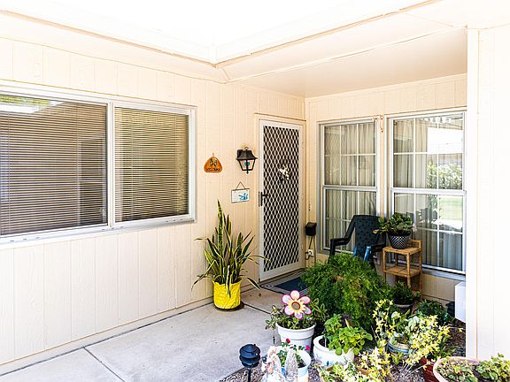 3rd image of 10469 W Highwood Ln