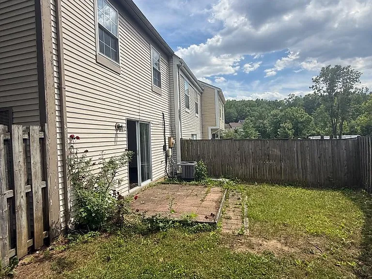 306 Hillside Ter — Photo 26