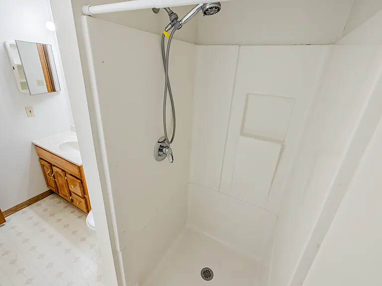 5155 S 80th St — Photo 34