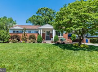 23 Scarsdale Dr, Camp Hill, PA 17011