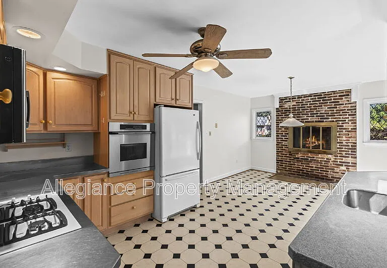 3548 N Valley St — Photo 15