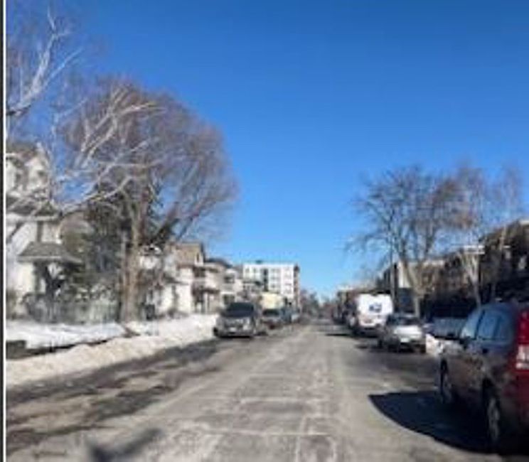 Exterior Neighborhood (street photo)