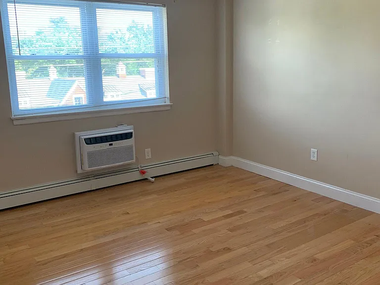 Heritage House Apartments — Photo 80
