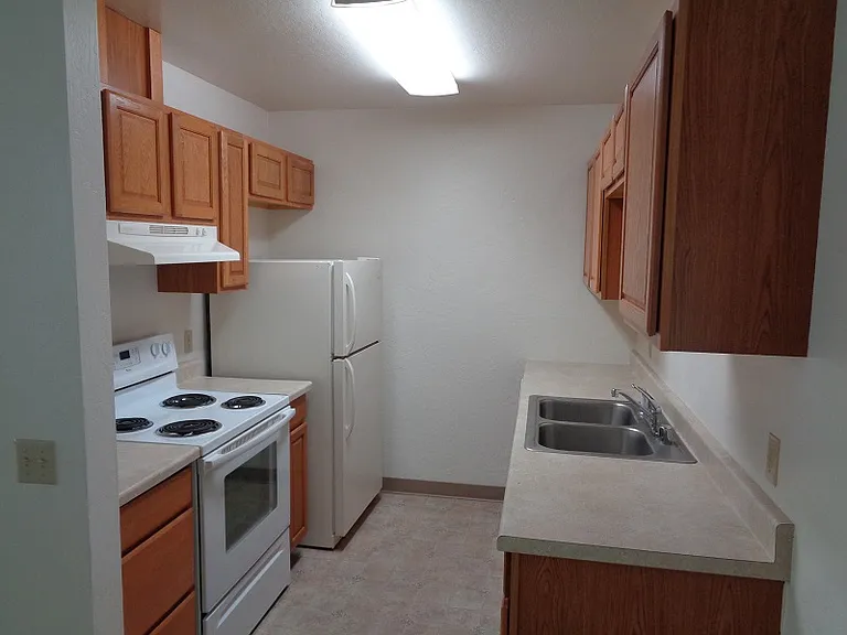 900 W Nugget Ave #900 — Photo 3