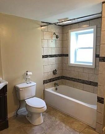 5th image of 52 Pleasant St #1