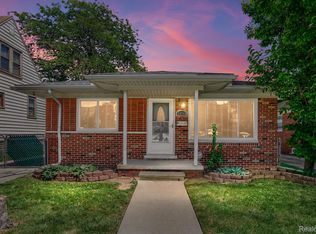 24940 Saxony Ave, Eastpointe, MI 48021