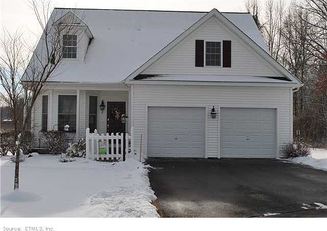 1st image of 3 Strawberry Ln