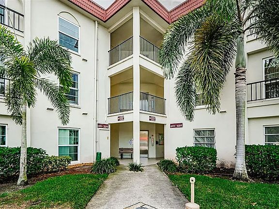 2nd image of 2700 Bayshore Blvd APT 4211