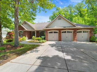 770 Quinlan Ct, Crown Point, IN 46307
